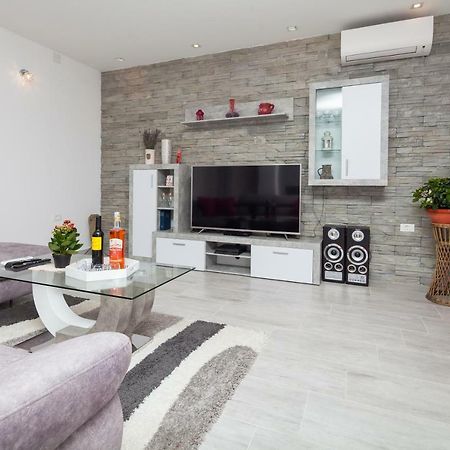 Apartamento New Brend App Matija Pinezici  Exterior foto