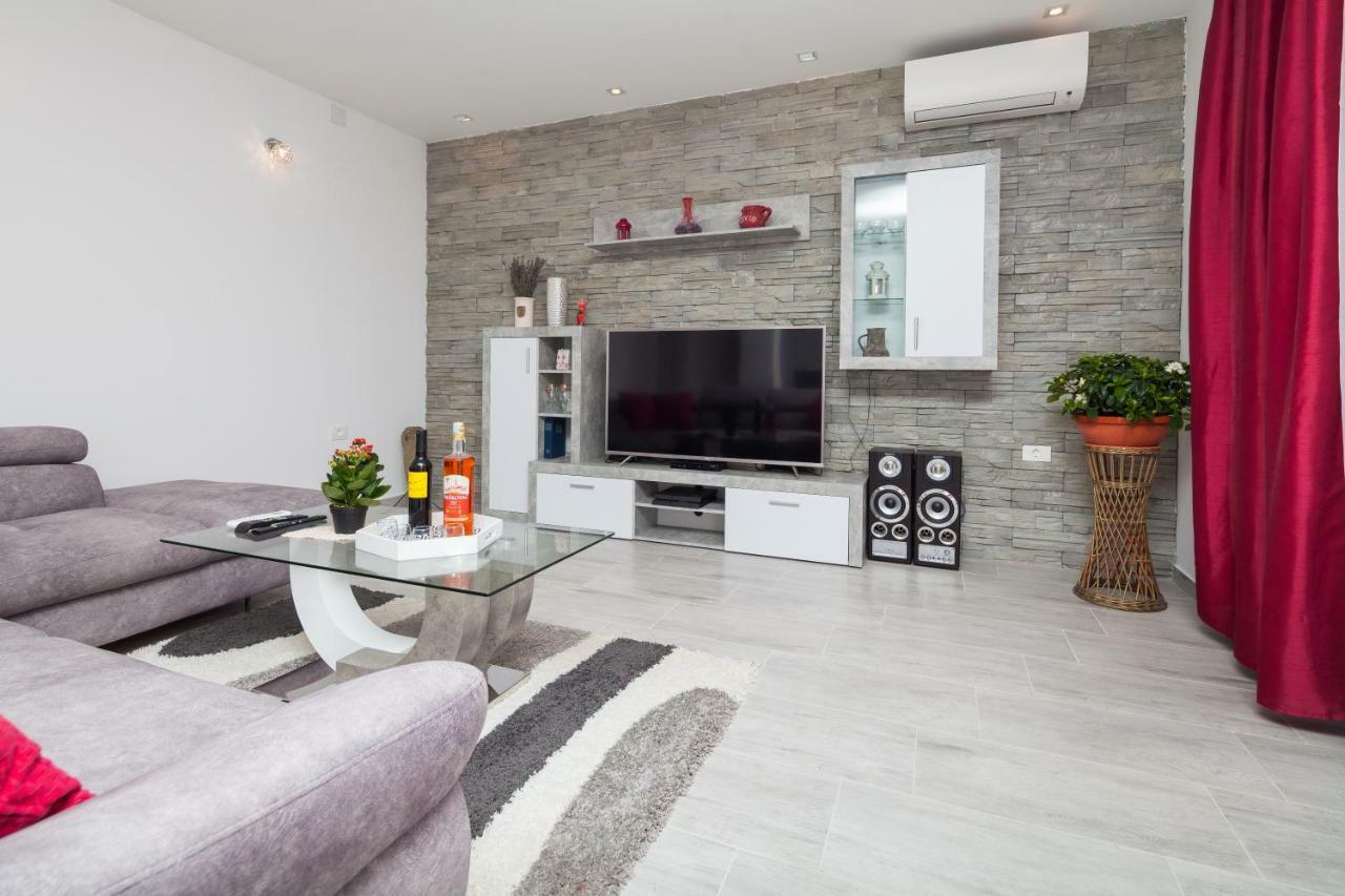 Apartamento New Brend App Matija Pinezici  Exterior foto