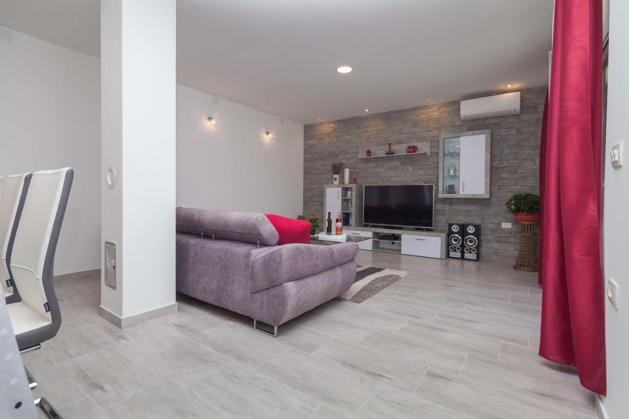 Apartamento New Brend App Matija Pinezici  Exterior foto