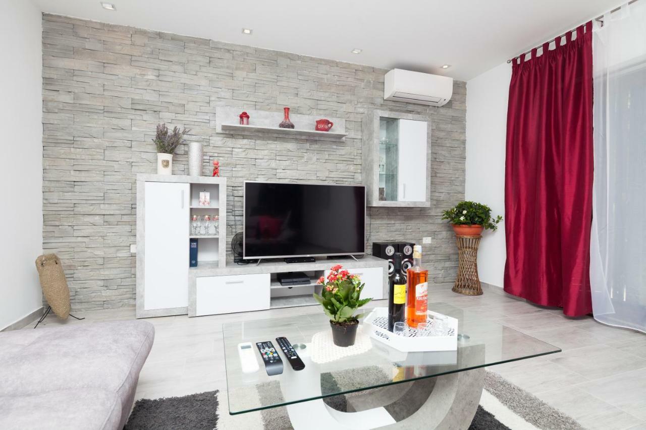Apartamento New Brend App Matija Pinezici  Exterior foto