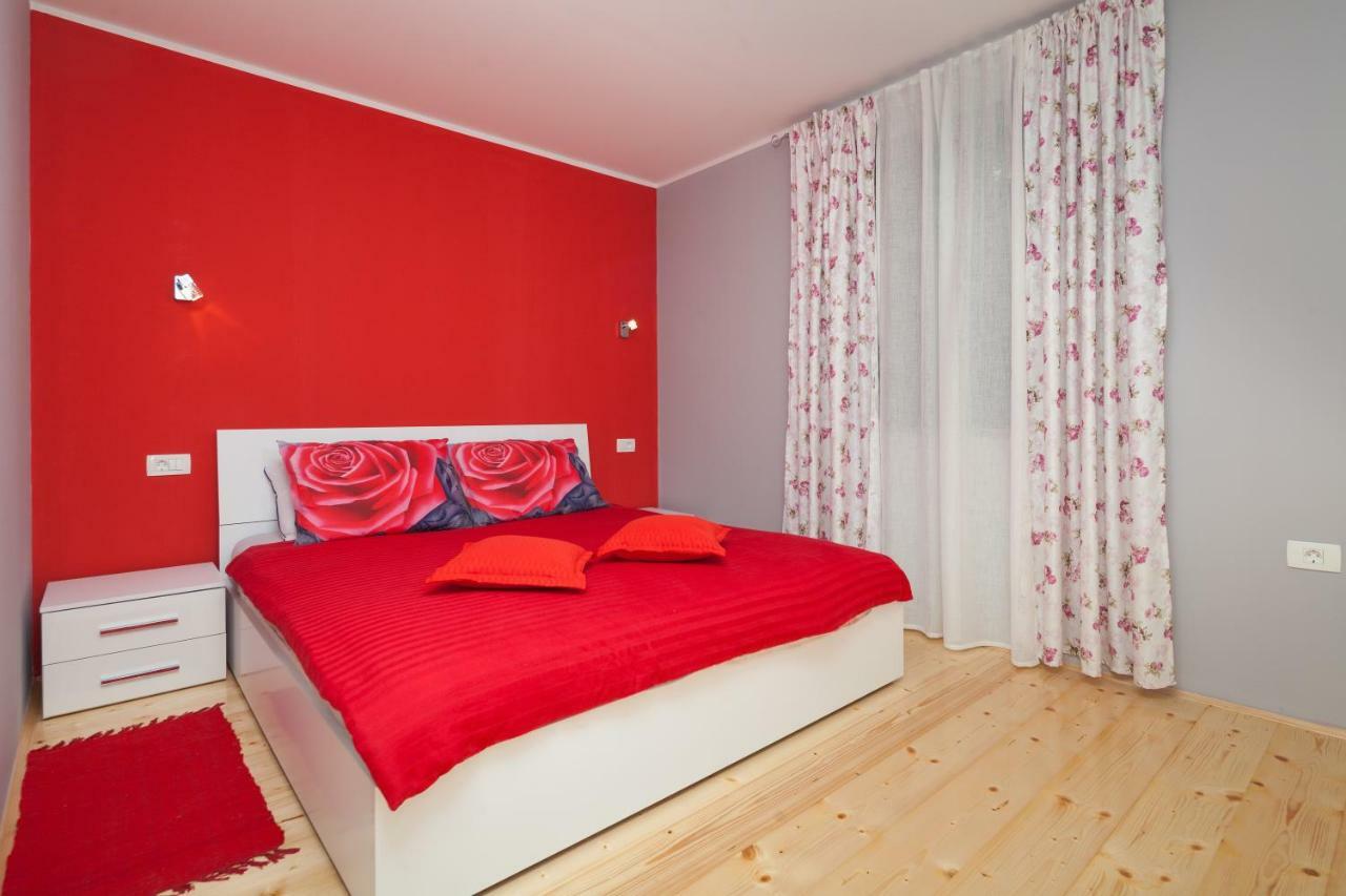 Apartamento New Brend App Matija Pinezici  Exterior foto